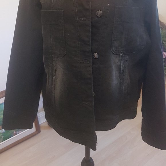 Denim jacket - Picture 2 of 8